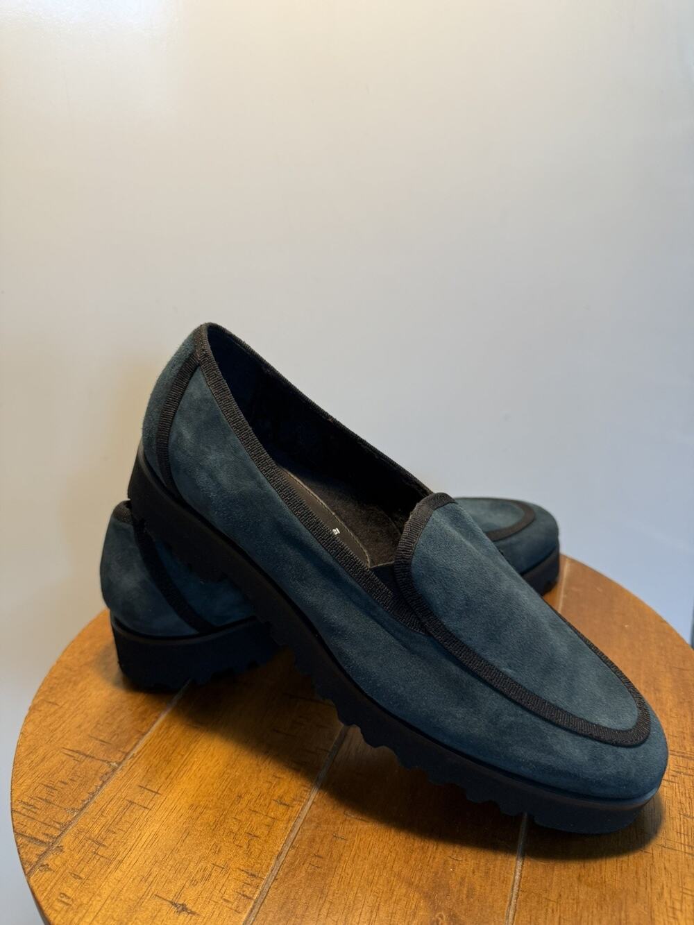 RON WHITE Simone Cozy Platform Green Suede Loafers Shoes Size US 8.5 EU 38.5